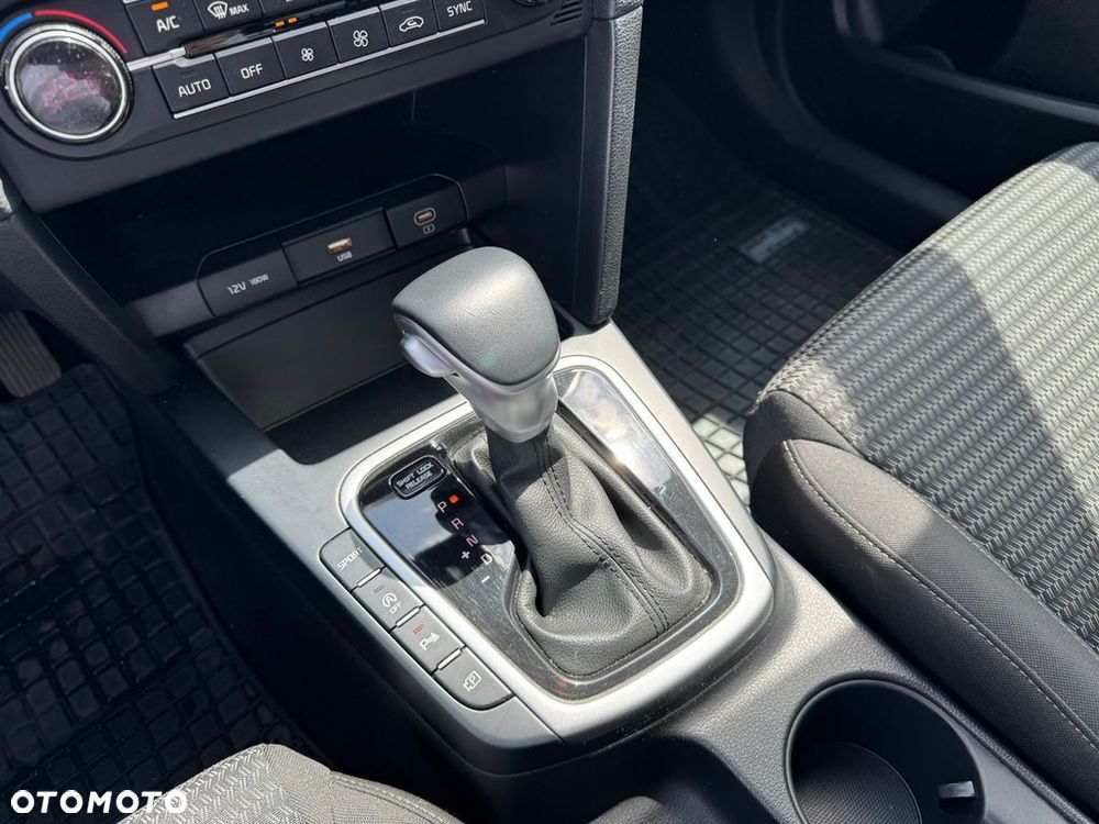 Kia XCeed 1.5 T-GDI M DCT - 13