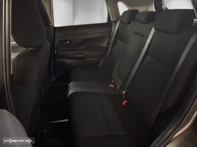 Mitsubishi ASX 1.6 Instyle - 13