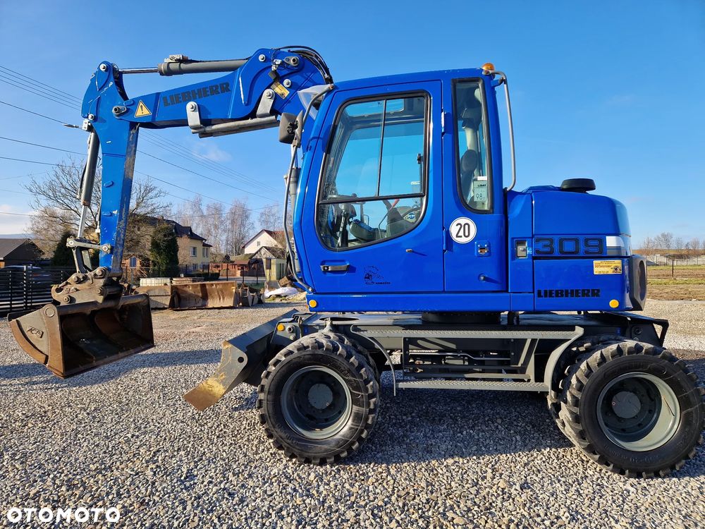 Liebherr A309 - 8