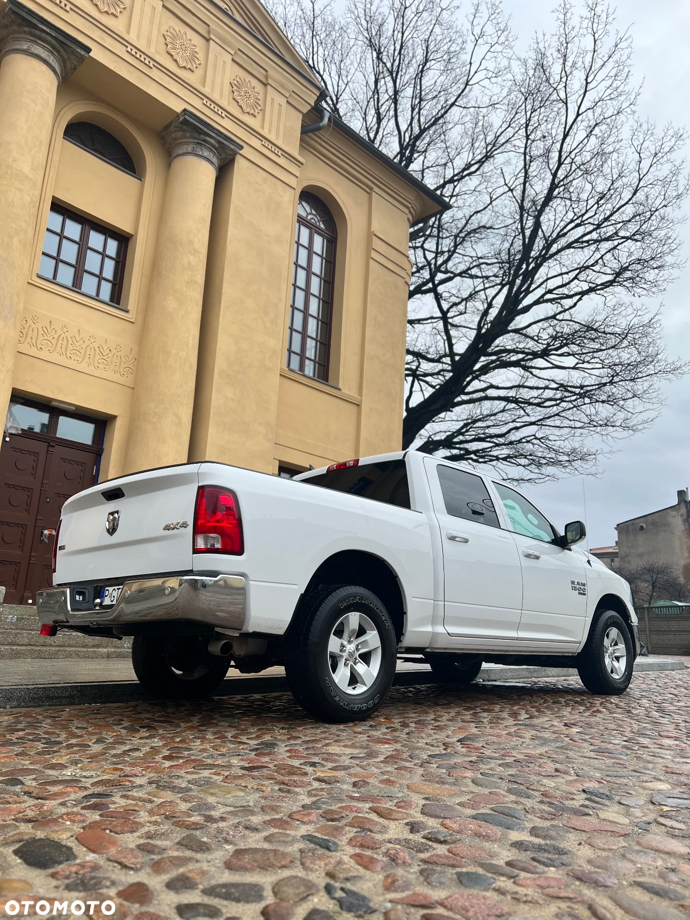 Dodge RAM 1500 5.7 4x4 - 7