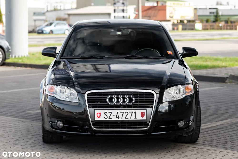 Audi A4 Limousine - 4