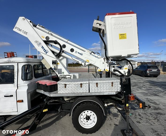 Land Rover Defender - 36