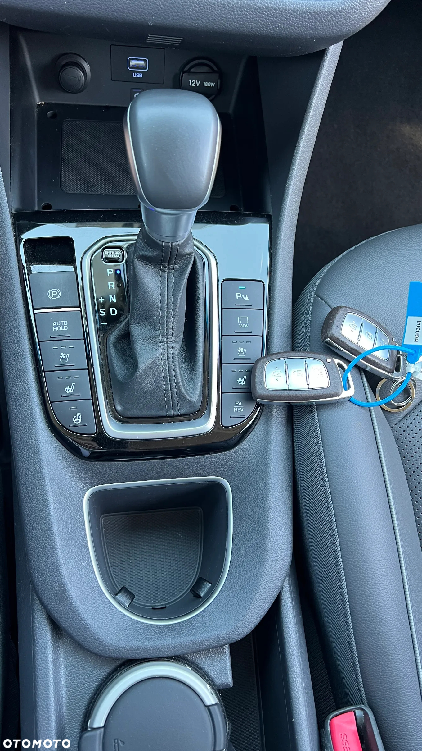 Hyundai IONIQ Plug-in-Hybrid 1.6 GDI Premium - 19