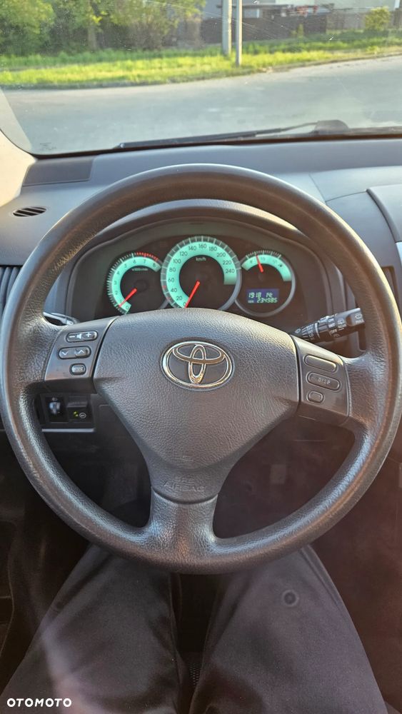 Toyota Corolla Verso - 21