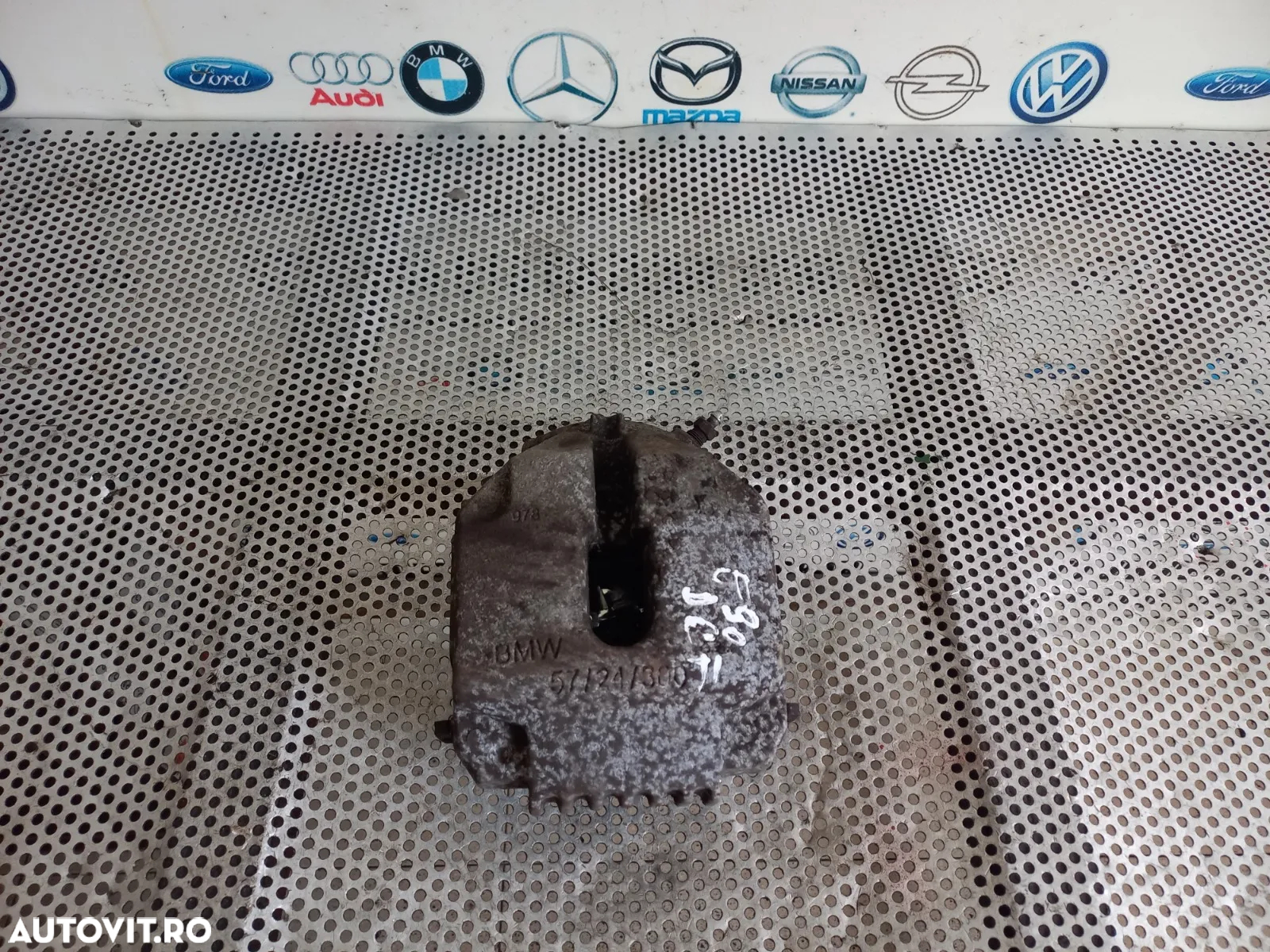Etrier Fata Bmw E90 E91 E92 E93 E87 E81 E82 Dreapta - Dezmembrez Bmw - Dezmembrari Arad - 4