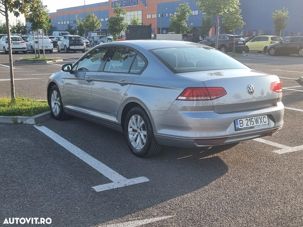 Volkswagen Passat 2.0 TDI Trendline - 21