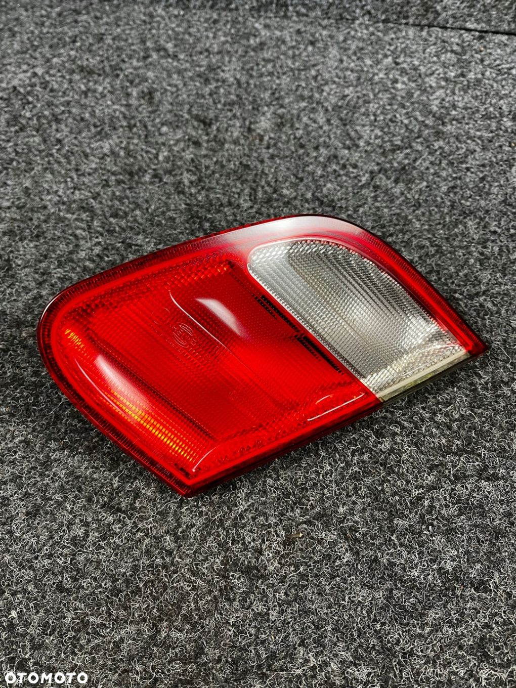 lampa prawy tył w klapę mercedes w208 clk 2088200664 - 2