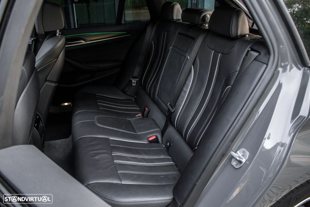 BMW 530 e Pack Desportivo M - 34