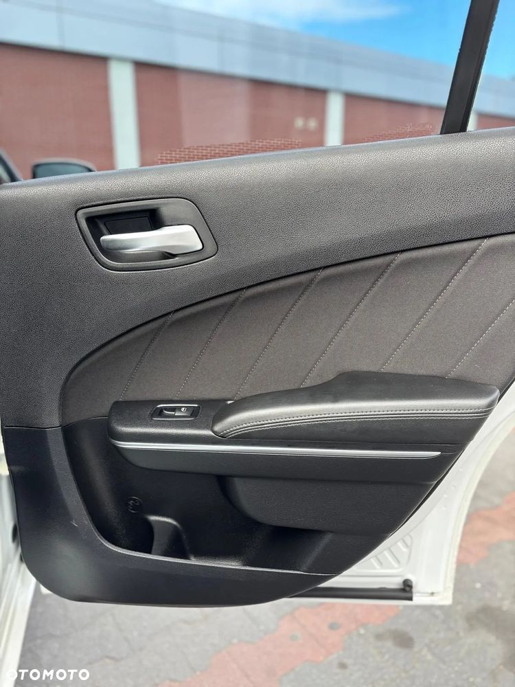 Dodge Charger 3.6 SXT AWD - 15