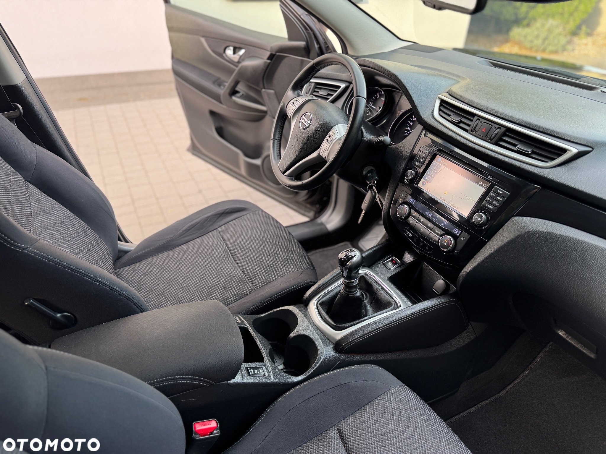 Nissan Qashqai 1.6 DCi N-Vision EU6 - 12
