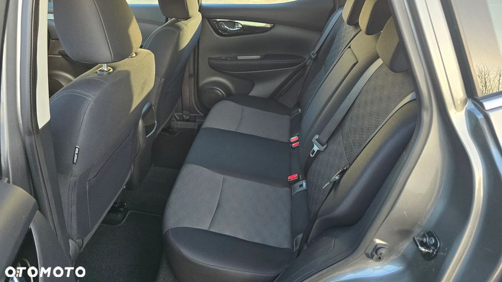 Nissan Qashqai 1.6 dCi Xtronic TEKNA+ - 32