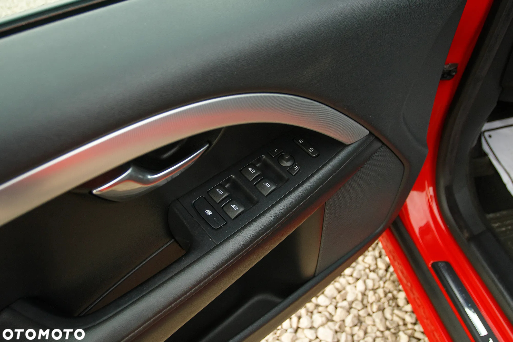 Volvo V70 2.5T R-Design Summum - 24