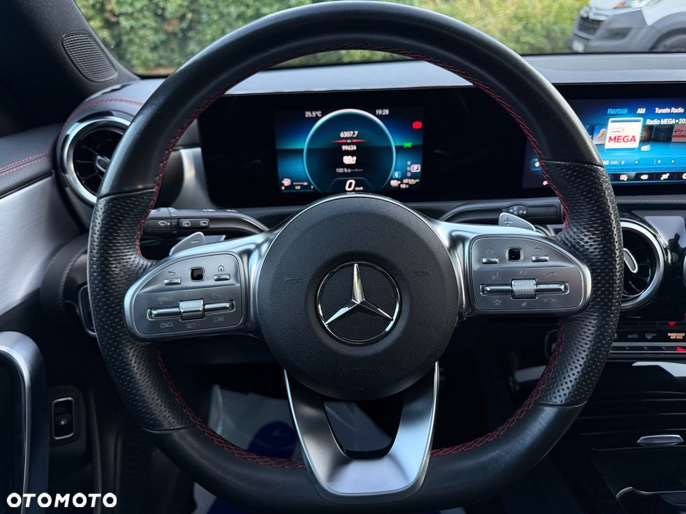 Mercedes-Benz CLA 250 e 8G-DCT AMG Line - 16