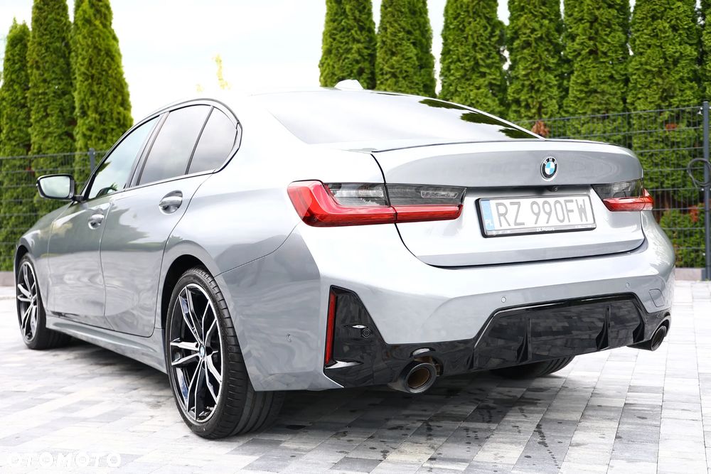BMW Seria 3 330i xDrive M Sport - 9