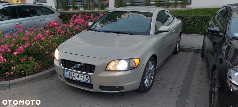Volvo C70 2.4D5 Momentum - 19