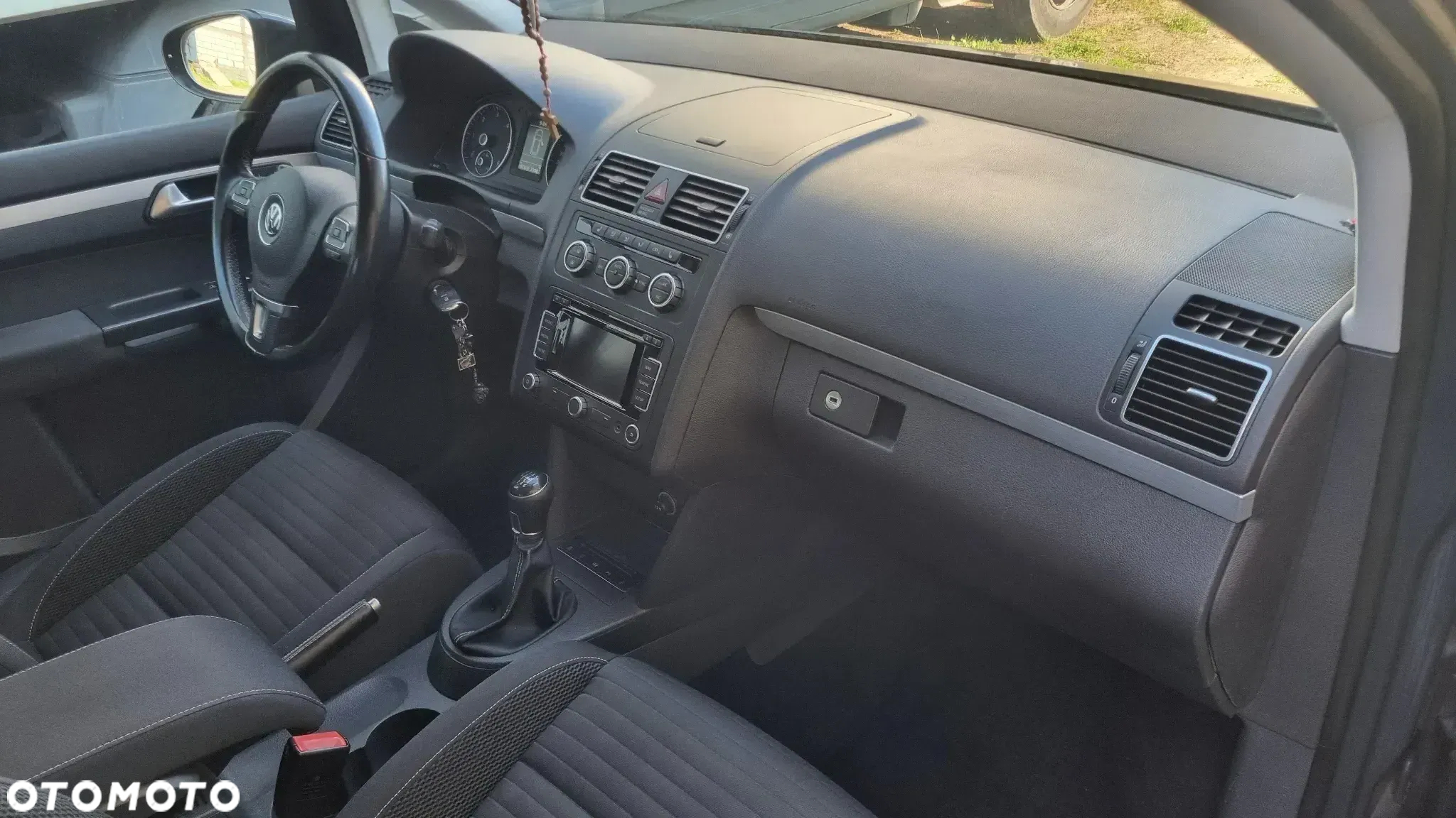 Volkswagen Touran - 11