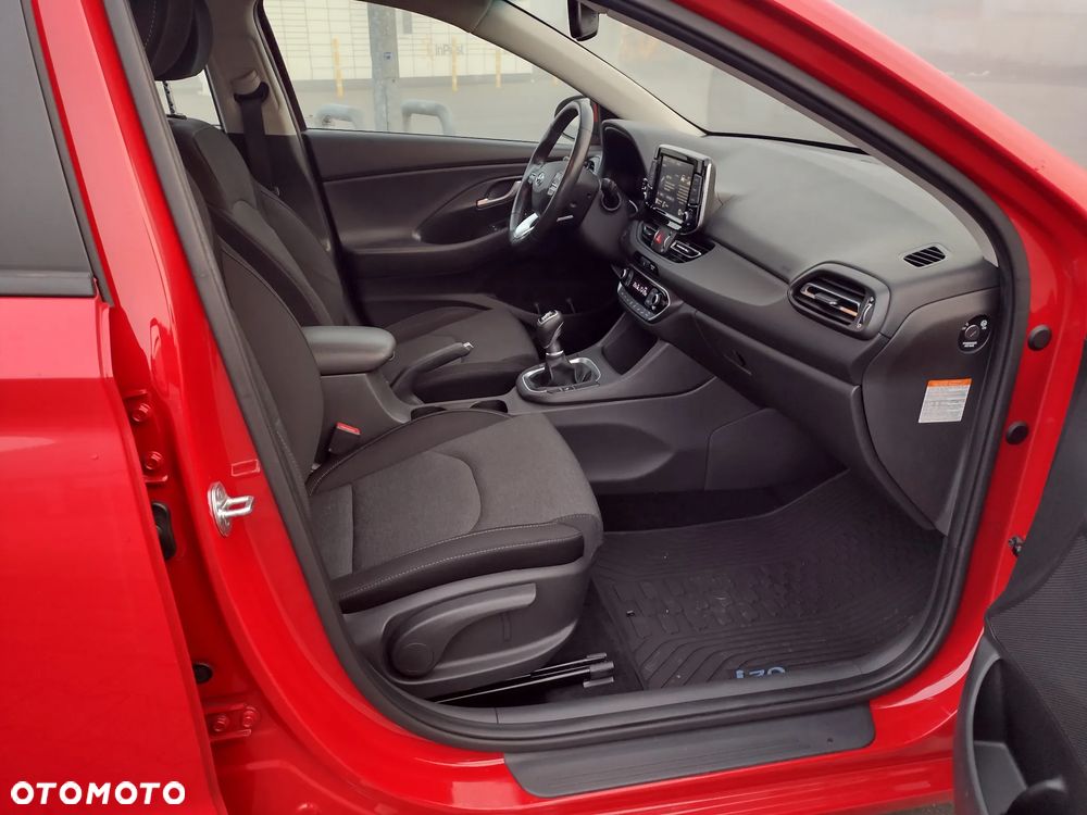 Hyundai i30 1.0 T-GDI 48V-Hybrid Connect & Go - 11