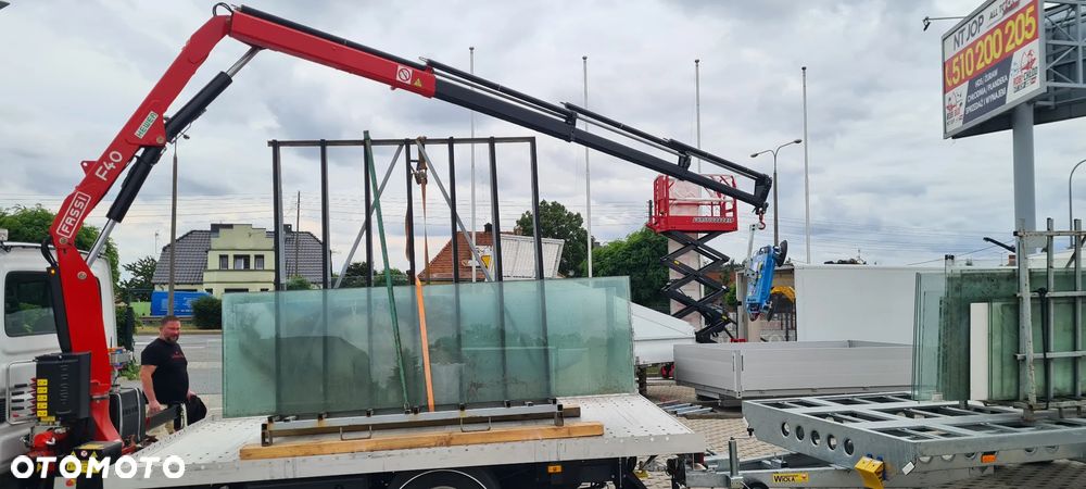 Iveco 35S16 montaż szkła, okien, płyt kamienia. HDS 2020 - 26