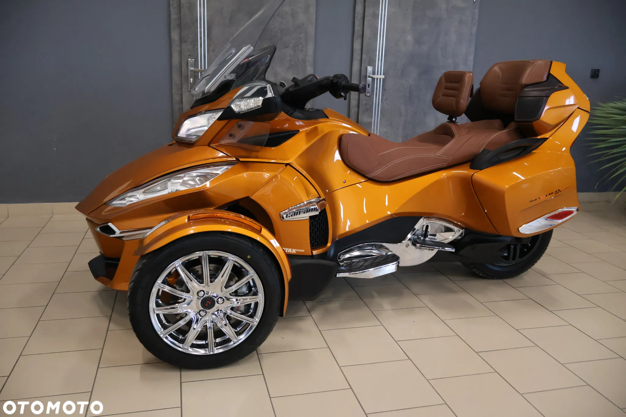Can-Am Spyder - 25