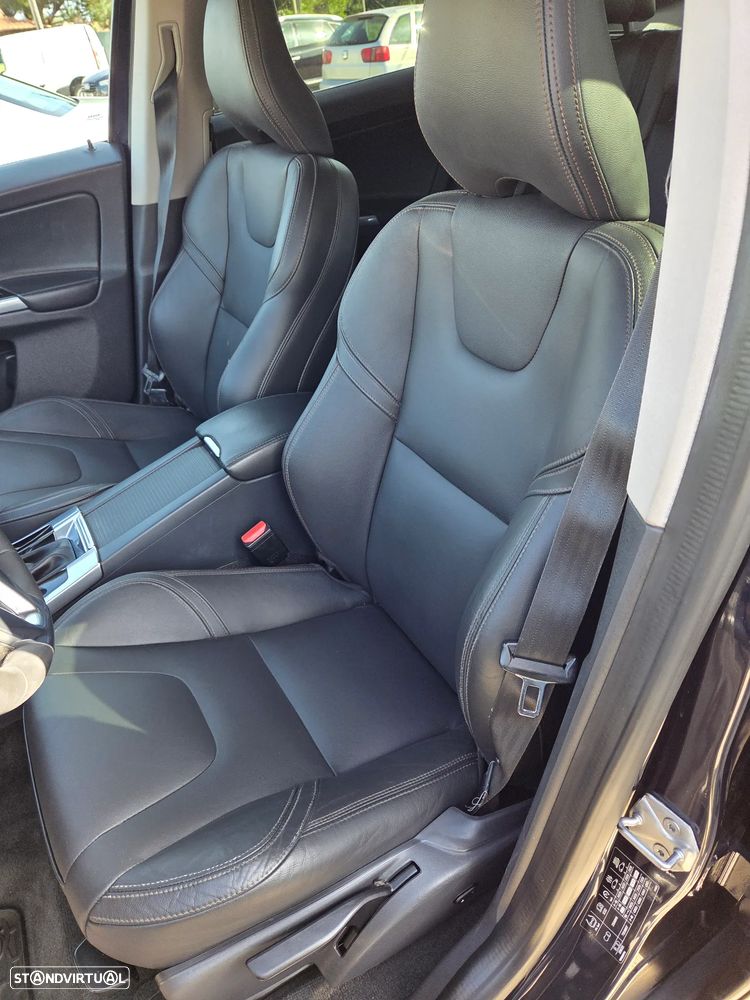 Volvo XC 60 2.0 D4 Momentum Plus Geartronic - 19