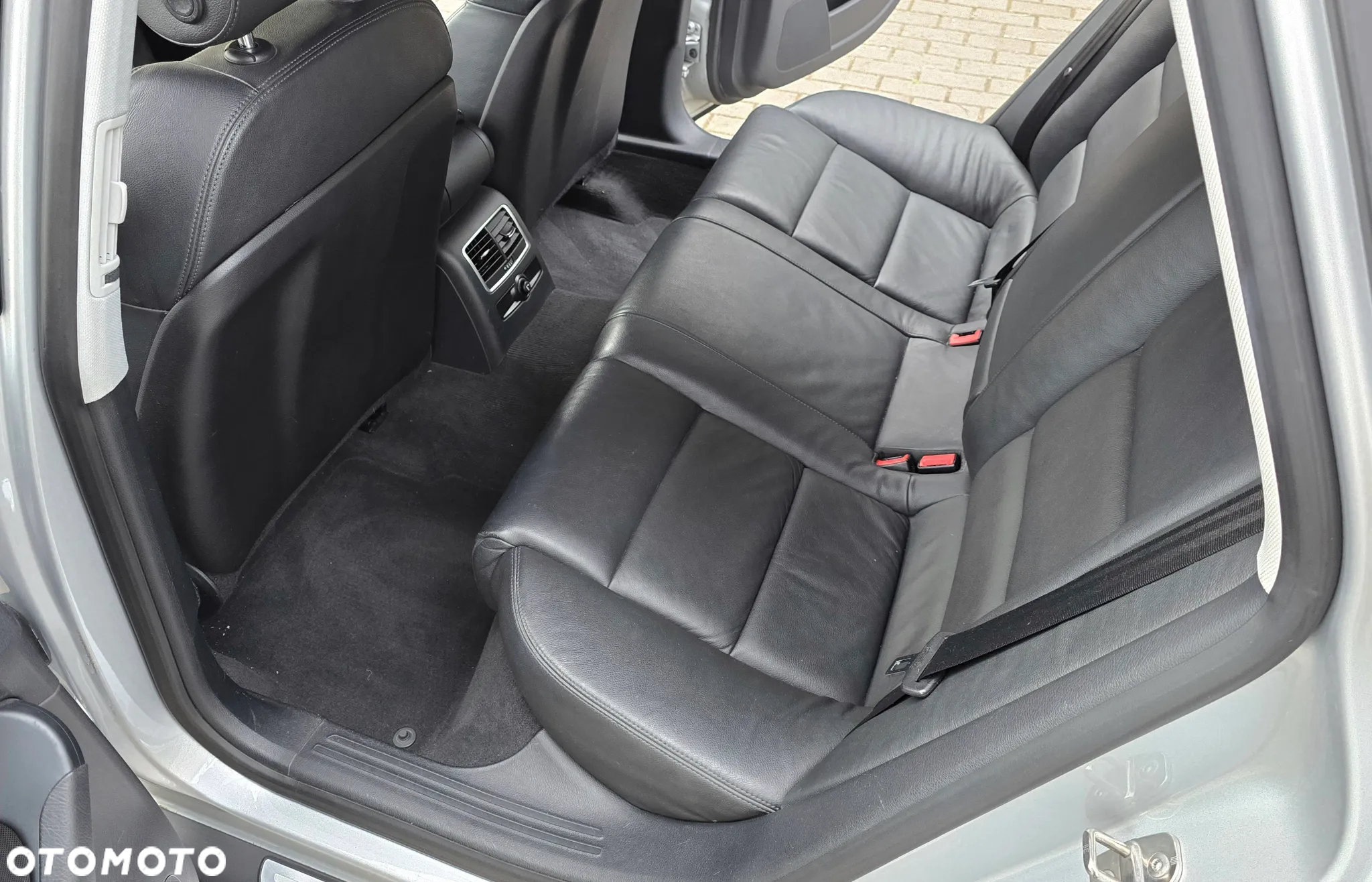 Audi A6 Avant 2.4 - 8