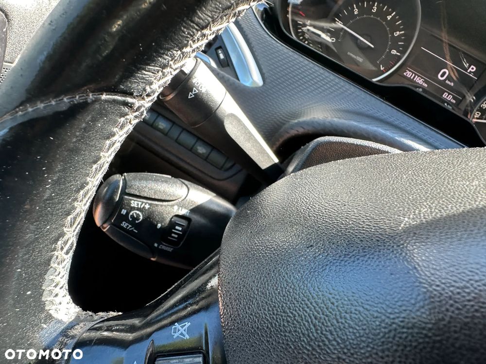Peugeot 208 1.2 PureTech Allure S&S EAT6 - 26