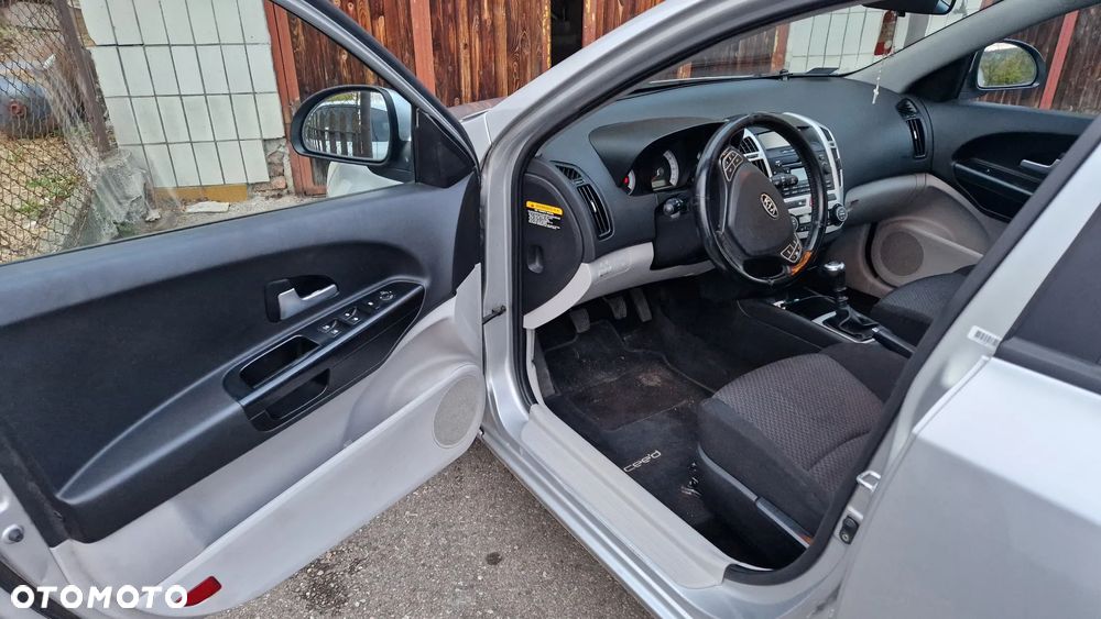 Kia Ceed 1.4 Comfort + - 8