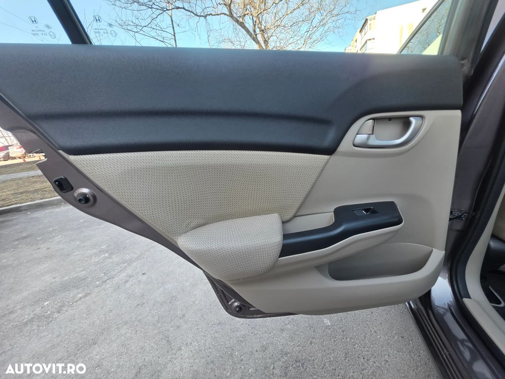 Honda Civic 1.8 MT LS - 14