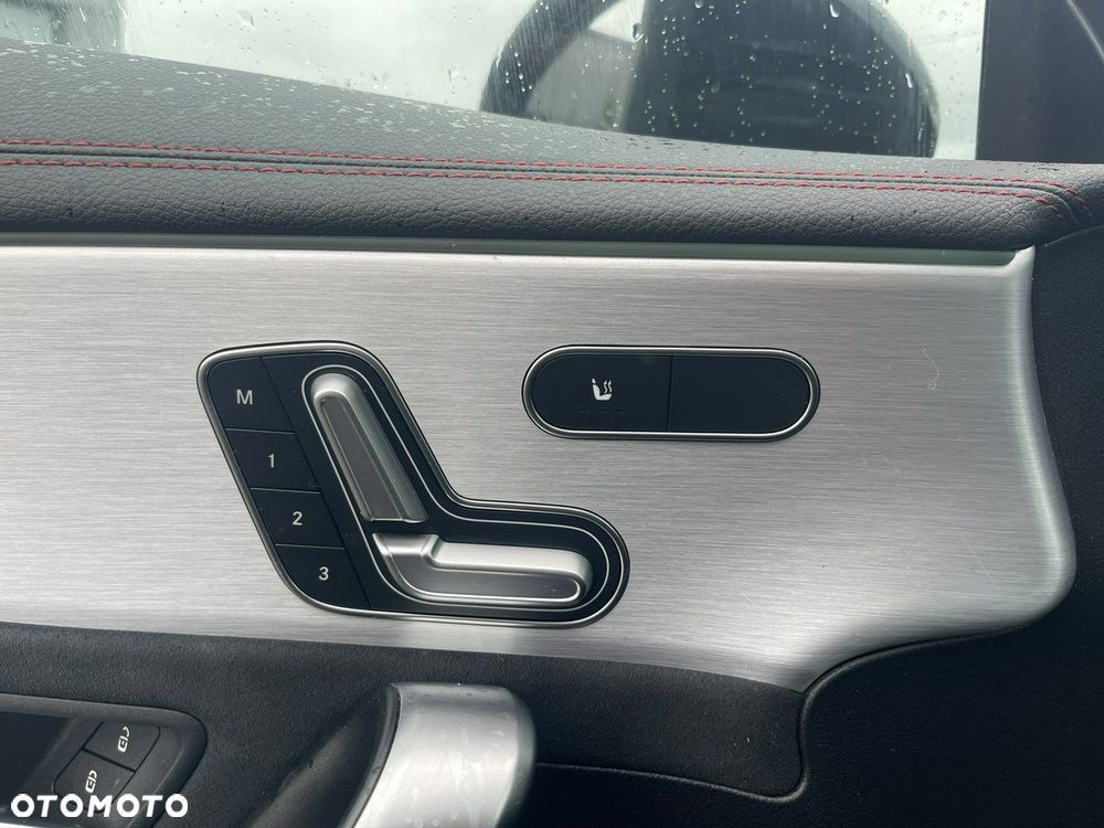 Mercedes-Benz CLA - 13