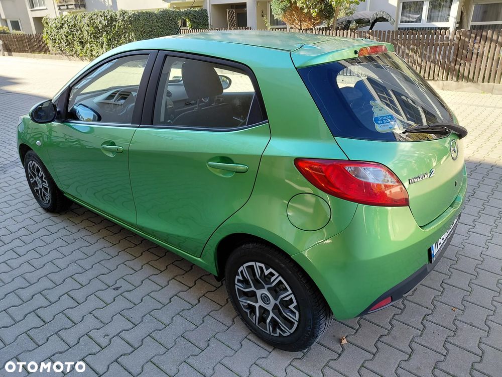 Mazda 2 2008 photo 4
