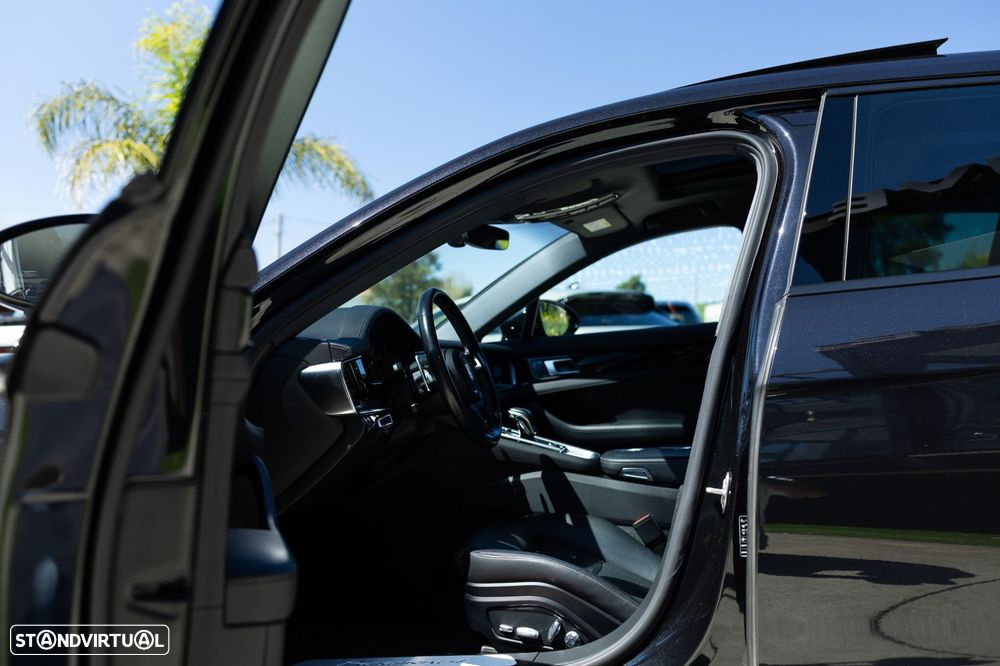 Porsche Panamera Sport Turismo 4 E-Hybrid - 16