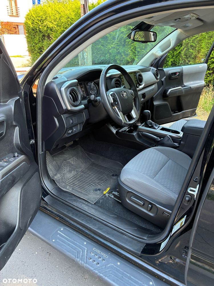 Toyota Tacoma - 21
