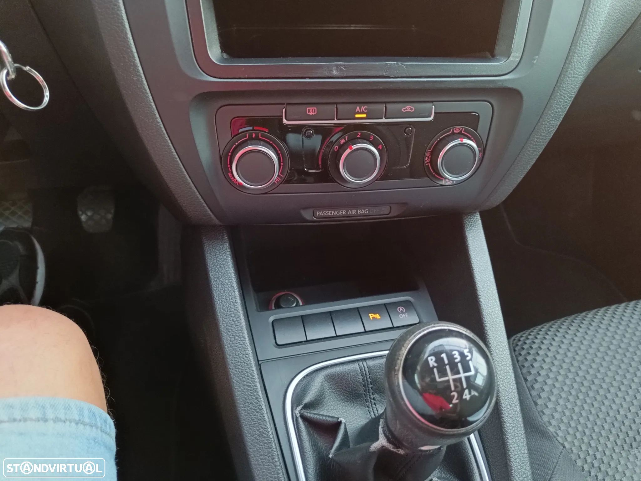 VW Jetta 1.6 TDi Confortline BM - 3
