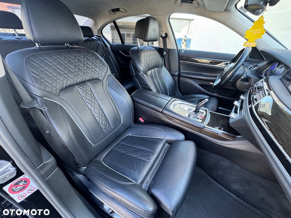BMW Seria 7 730d xDrive - 33