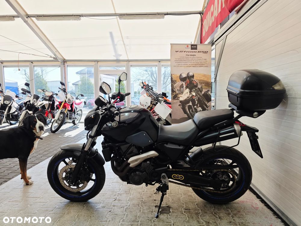 Yamaha MT - 8