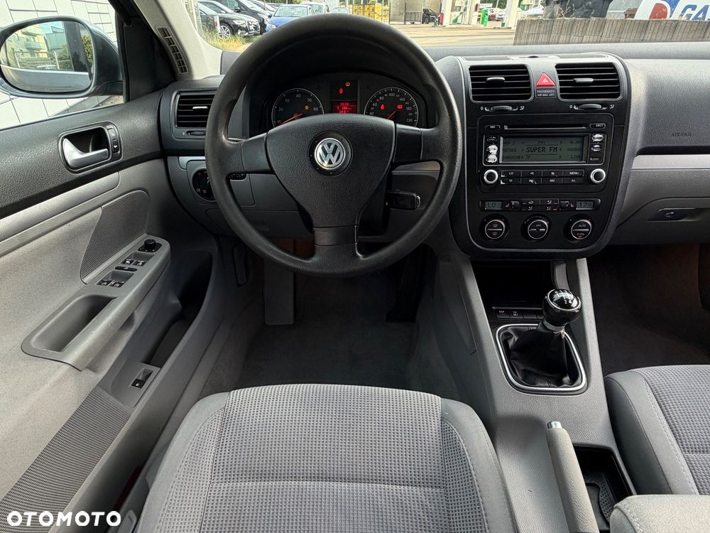 Volkswagen Jetta 1.6 Comfortline - 21