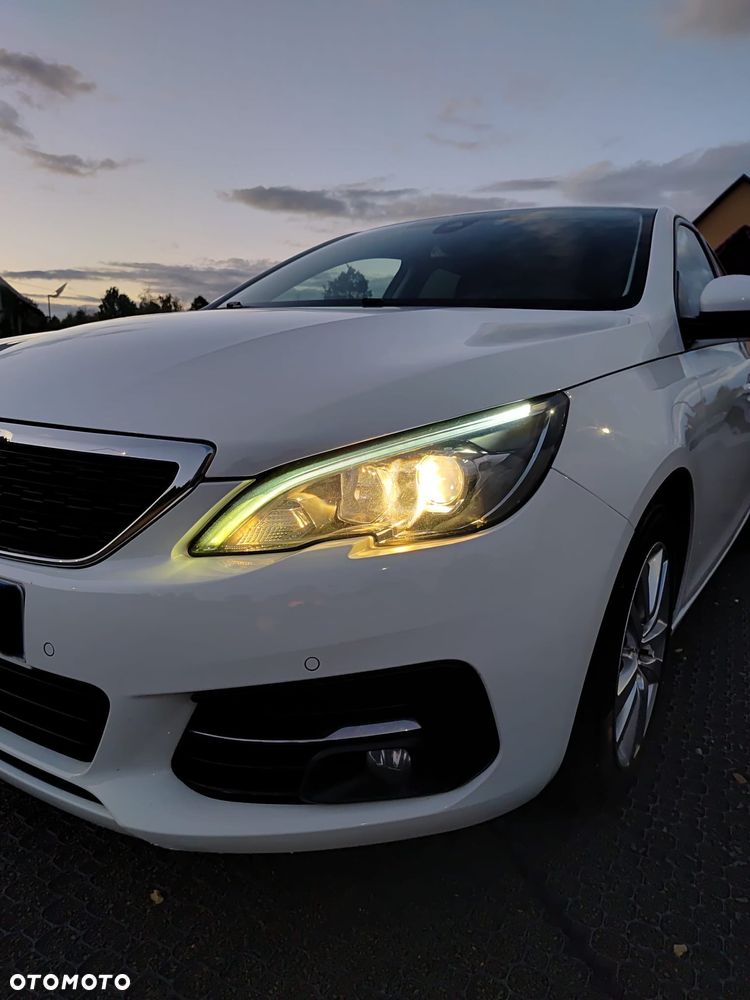 Peugeot 308 BlueHDi 130 EAT8 Allure - 20