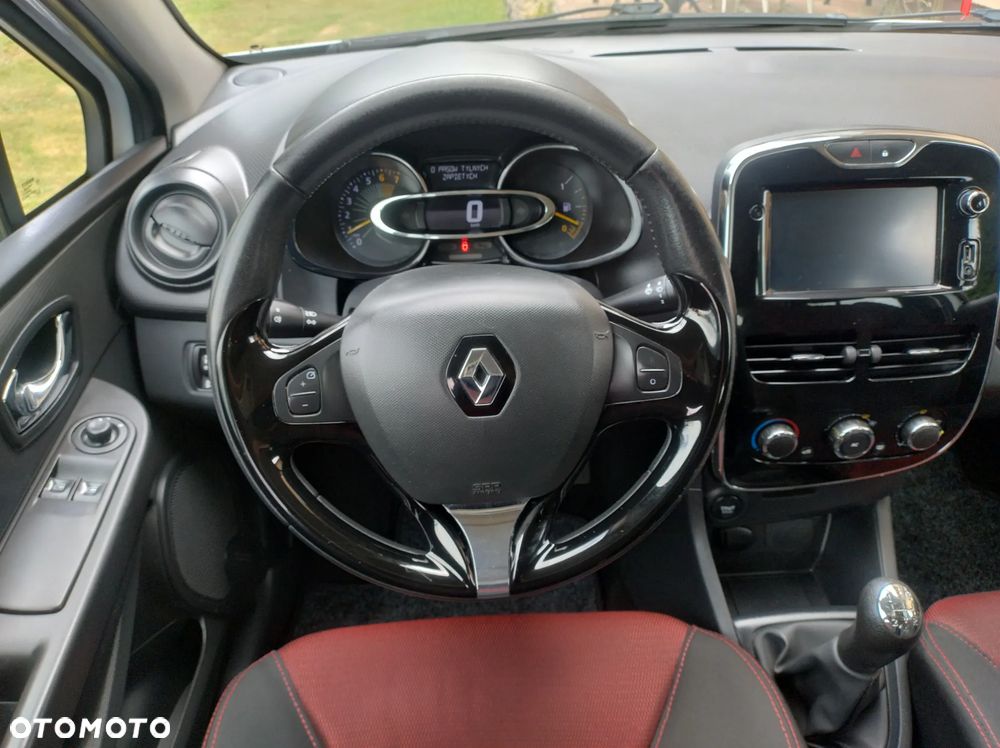 Renault Clio 1.2 16V 75 Life - 24