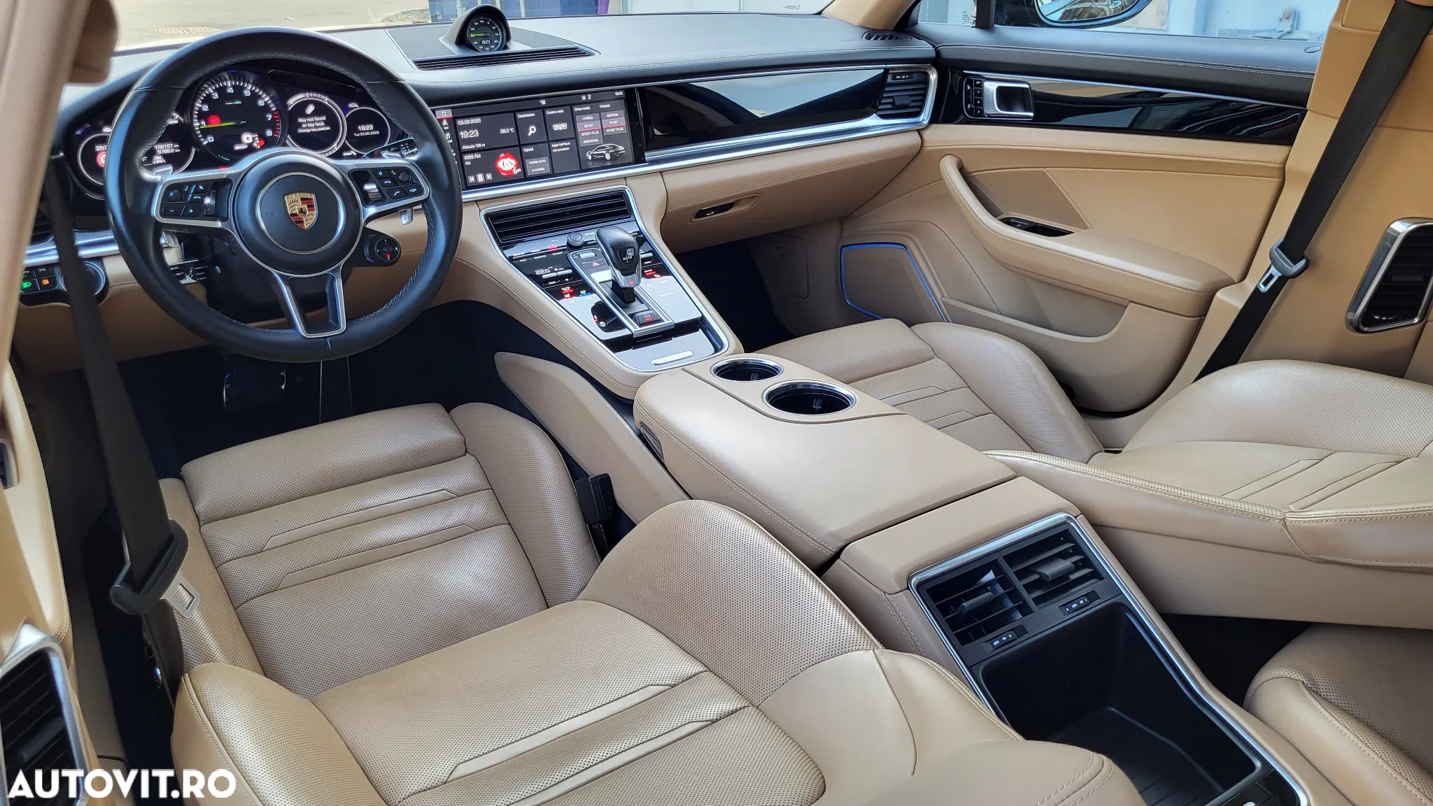 Porsche Panamera 4 E-Hybrid Executive - 2