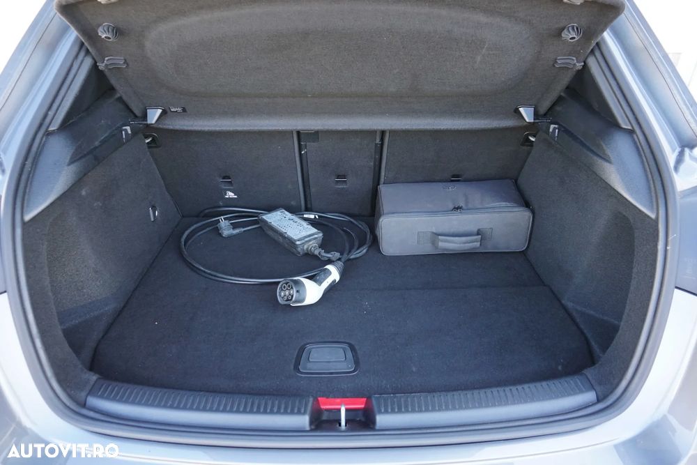 Mercedes-Benz A 250 e Aut. - 38