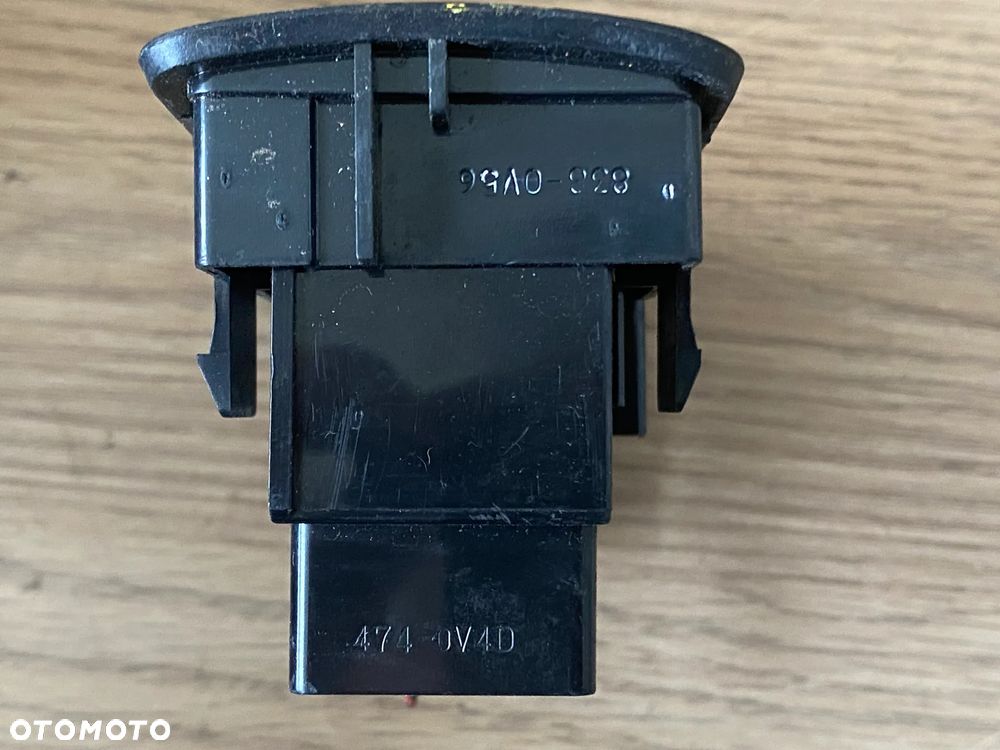WŁĄCZNIK PRZEŁĄCZNIK ŚWIATEŁ TOYOTA COROLLA E12 777665 - 2