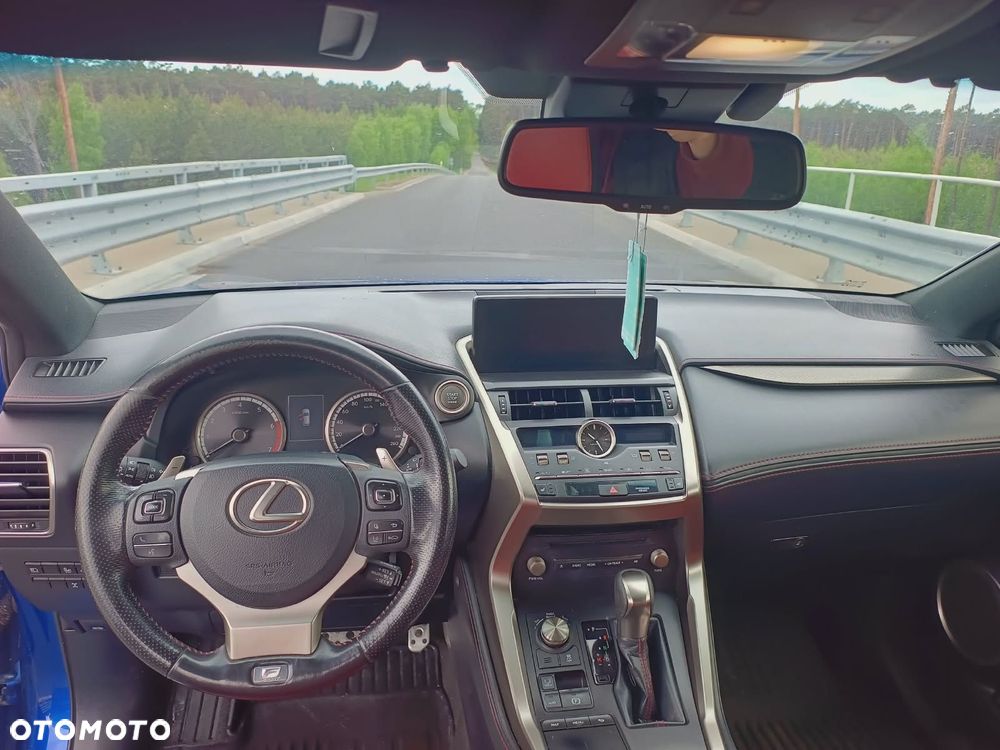 Lexus NX 300 F Sport AWD - 3