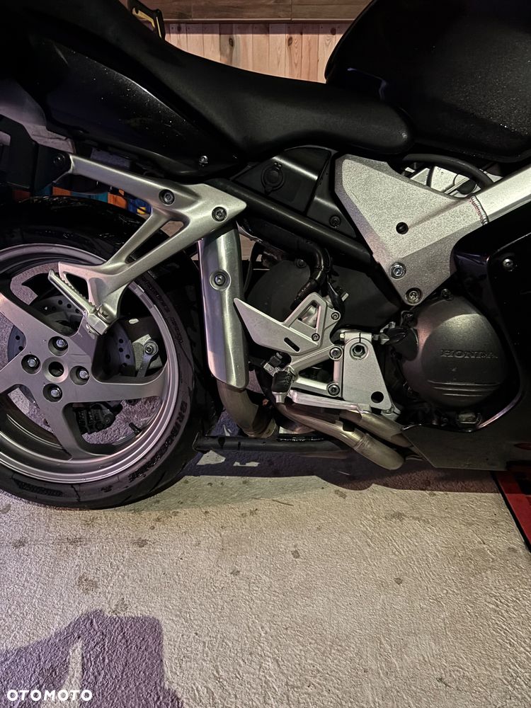 Honda VFR - 2