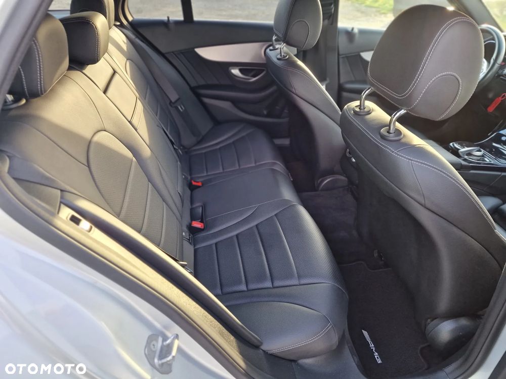 Mercedes-Benz Klasa C 220 d 4Matic 9G-TRONIC AMG Line - 25