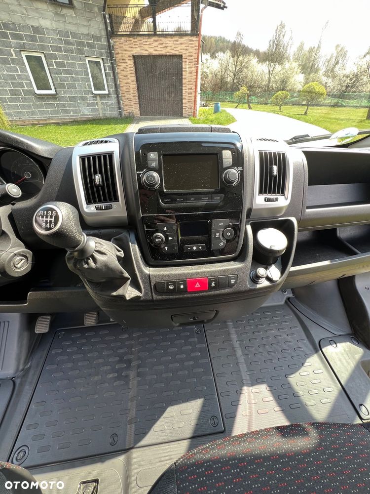 Peugeot Samochód ciężarowy - 13