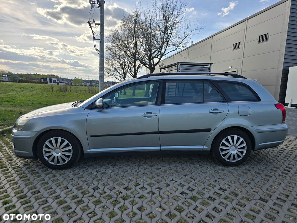 Toyota Avensis 1.6 VVT-i Terra - 3