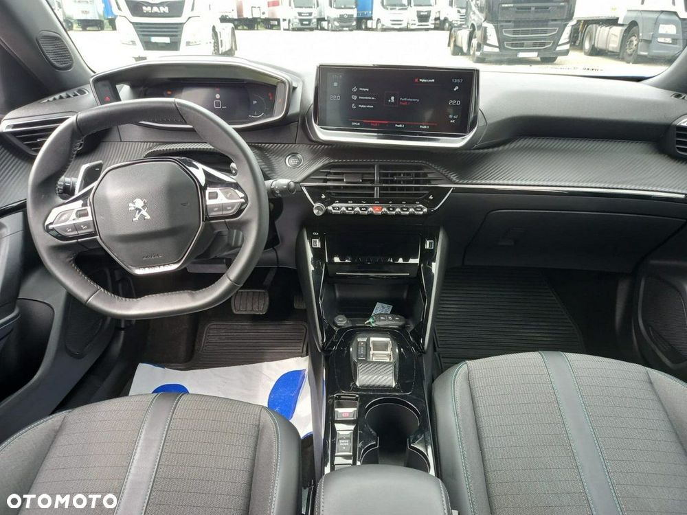 Peugeot 2008 - 10