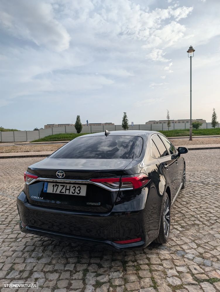 Toyota Corolla SD 1.8 Hybrid Luxury - 3