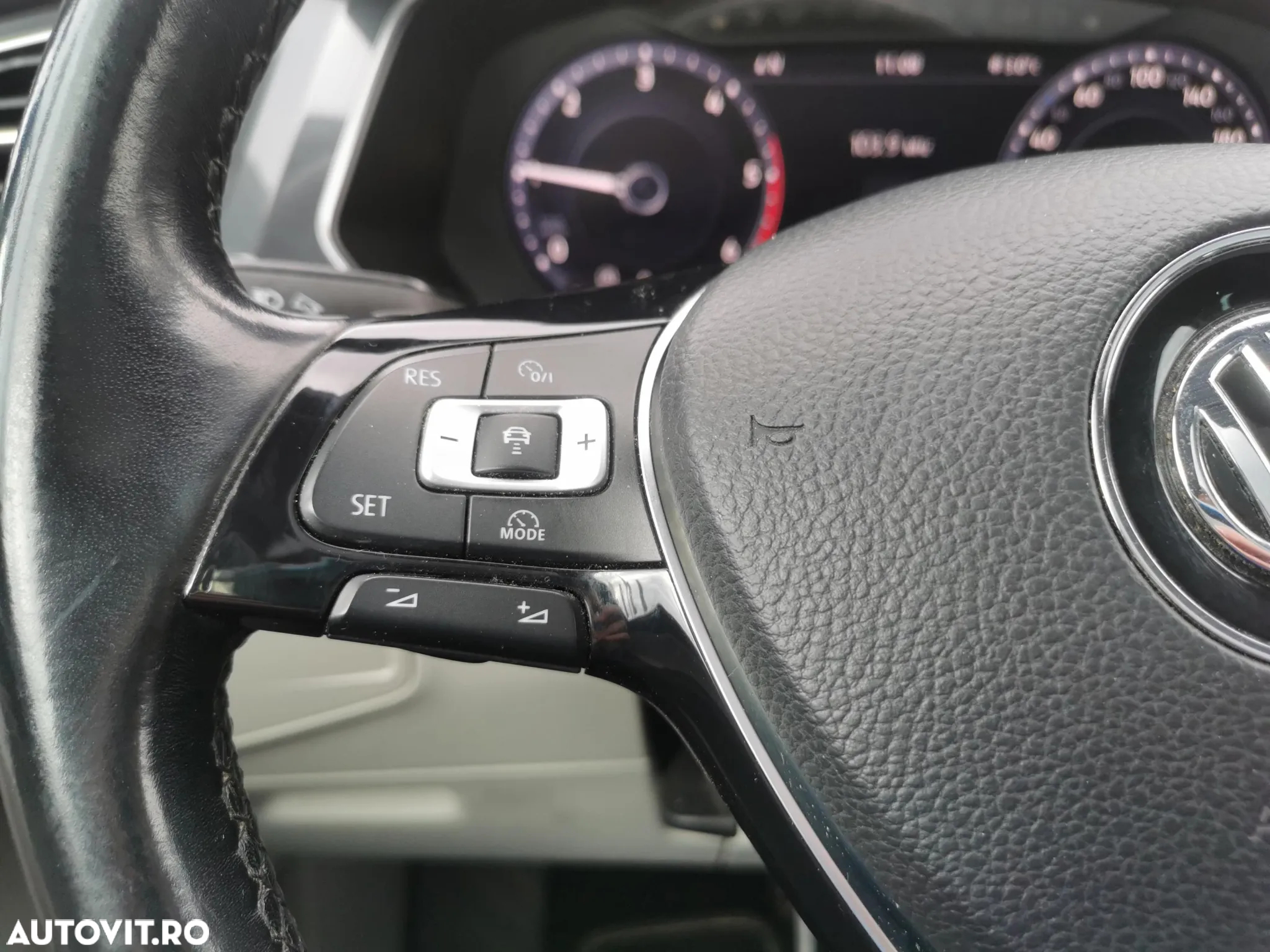 Volkswagen Tiguan - 19