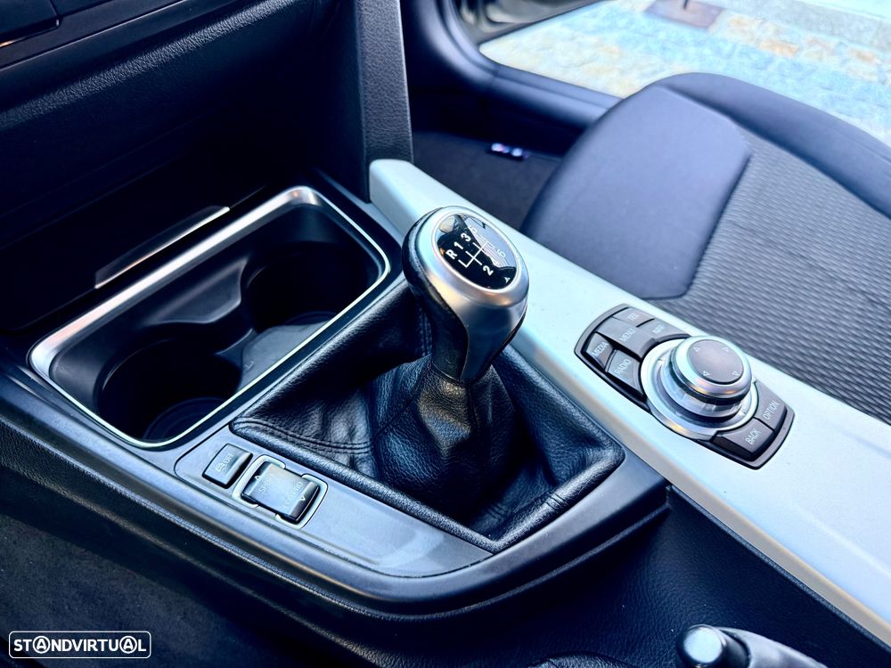 BMW 318 d M Sport - 43